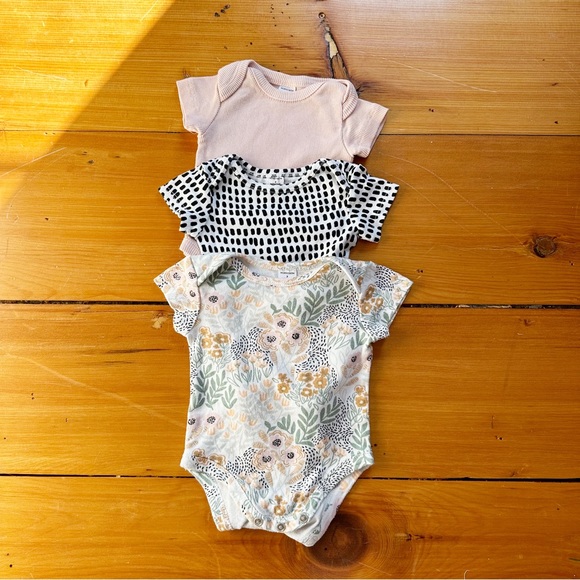 Nordstrom Other - NORDSTROM girls onesie bundle